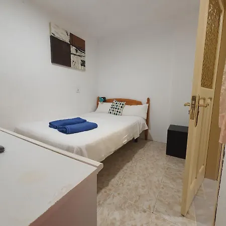 Low Cost Wifi Free Guest house Playa del Ingles (Gran Canaria)