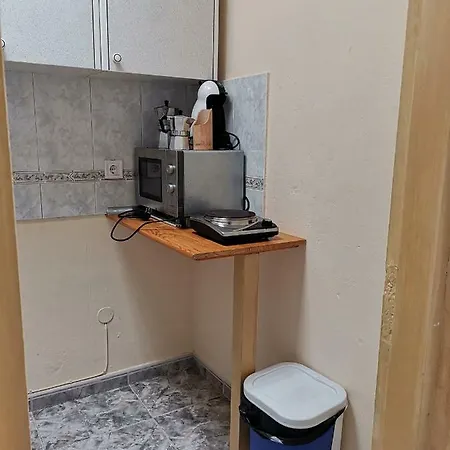 Low Cost Wifi Free Guest house *